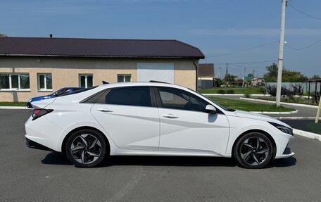Hyundai Elantra, 2020 год, 1 700 000 рублей, 2 фотография