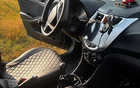 Hyundai Solaris II рестайлинг, 2014 год, 800 000 рублей, 7 фотография