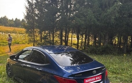 Hyundai Solaris II рестайлинг, 2014 год, 800 000 рублей, 3 фотография