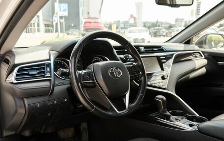 Toyota Camry, 2018 год, 2 296 000 рублей, 5 фотография