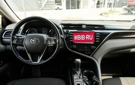 Toyota Camry, 2018 год, 2 296 000 рублей, 8 фотография