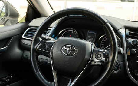 Toyota Camry, 2018 год, 2 296 000 рублей, 13 фотография