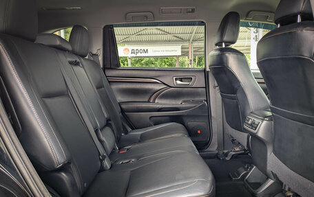 Toyota Highlander III, 2014 год, 2 899 500 рублей, 15 фотография