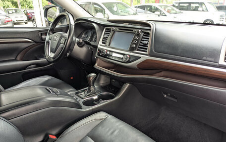 Toyota Highlander III, 2014 год, 2 899 500 рублей, 14 фотография
