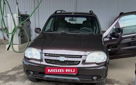 Chevrolet Niva I рестайлинг, 2010 год, 430 000 рублей, 2 фотография