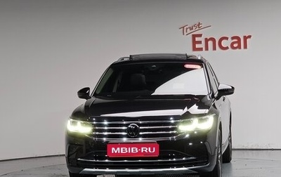 Volkswagen Tiguan II, 2023 год, 4 247 000 рублей, 1 фотография