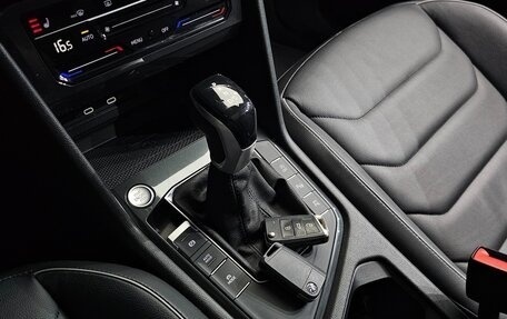 Volkswagen Tiguan II, 2023 год, 4 247 000 рублей, 20 фотография