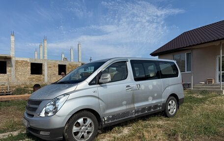 Hyundai Grand Starex Grand Starex I рестайлинг 2, 2010 год, 1 400 000 рублей, 2 фотография