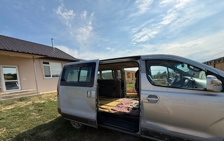 Hyundai Grand Starex Grand Starex I рестайлинг 2, 2010 год, 1 400 000 рублей, 19 фотография