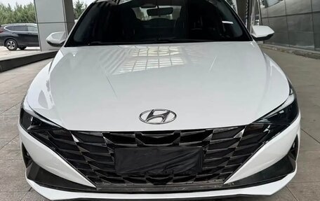 Hyundai Elantra, 2022 год, 1 750 000 рублей, 2 фотография