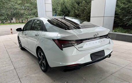 Hyundai Elantra, 2022 год, 1 750 000 рублей, 4 фотография