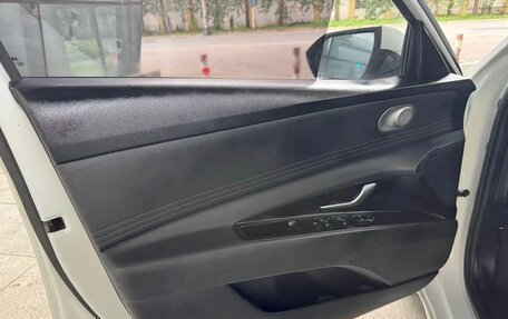 Hyundai Elantra, 2022 год, 1 750 000 рублей, 13 фотография