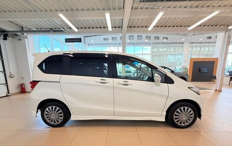 Honda Freed I, 2010 год, 1 299 999 рублей, 7 фотография