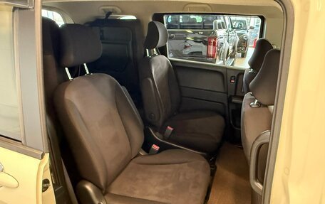 Honda Freed I, 2010 год, 1 299 999 рублей, 17 фотография