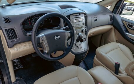 Hyundai Grand Starex Grand Starex I рестайлинг 2, 2011 год, 1 695 000 рублей, 13 фотография