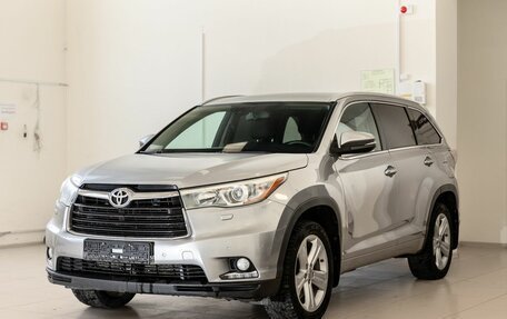 Toyota Highlander III, 2015 год, 2 300 000 рублей, 3 фотография