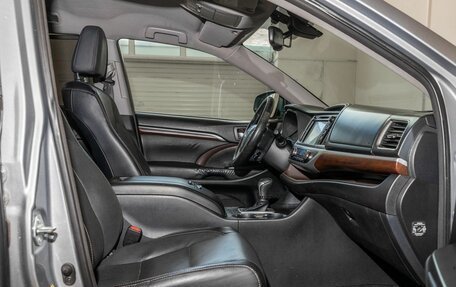 Toyota Highlander III, 2015 год, 2 300 000 рублей, 9 фотография