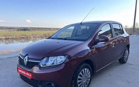 Renault Sandero II рестайлинг, 2014 год, 320 000 рублей, 1 фотография