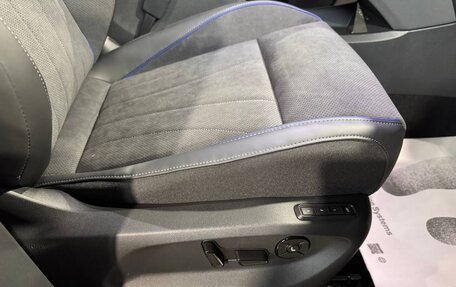 Volkswagen Tiguan, 2026 год, 4 390 000 рублей, 29 фотография