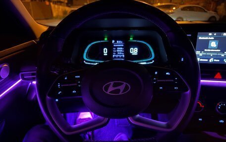 Hyundai Elantra, 2023 год, 2 050 000 рублей, 6 фотография