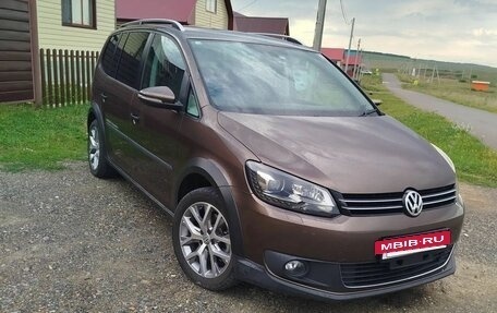 Volkswagen Touran III, 2014 год, 1 500 000 рублей, 4 фотография