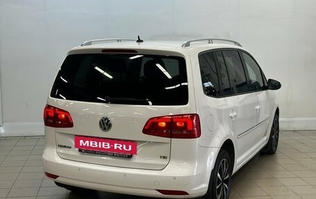 Volkswagen Touran III, 2012 год, 930 000 рублей, 4 фотография