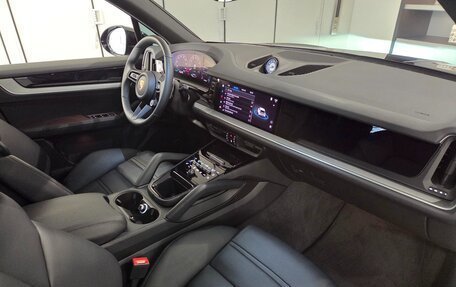Porsche Cayenne III, 2025 год, 13 500 001 рублей, 18 фотография