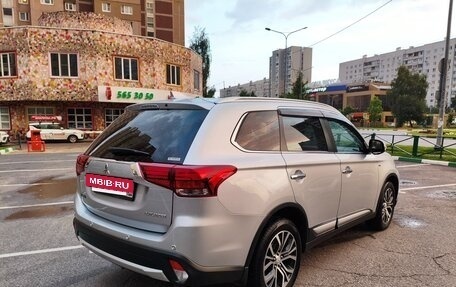 Mitsubishi Outlander III рестайлинг 3, 2018 год, 2 500 000 рублей, 4 фотография