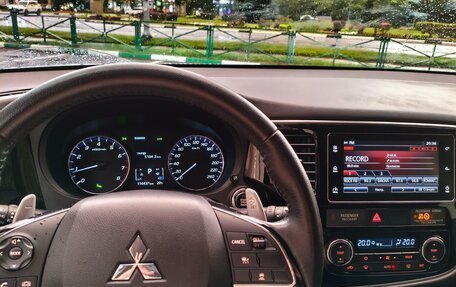 Mitsubishi Outlander III рестайлинг 3, 2018 год, 2 500 000 рублей, 12 фотография
