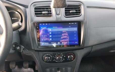 Renault Logan II, 2022 год, 1 400 000 рублей, 9 фотография