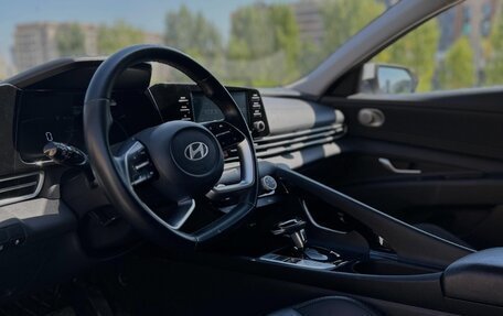 Hyundai Elantra, 2023 год, 1 570 000 рублей, 9 фотография