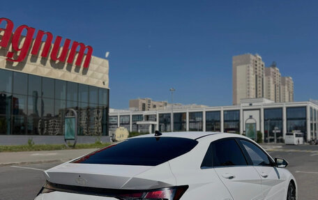 Hyundai Elantra, 2023 год, 1 570 000 рублей, 5 фотография
