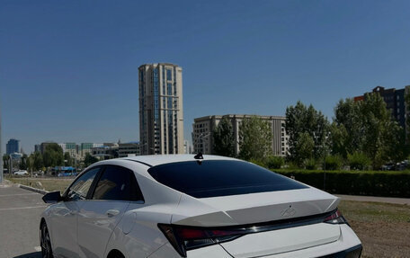 Hyundai Elantra, 2023 год, 1 570 000 рублей, 7 фотография