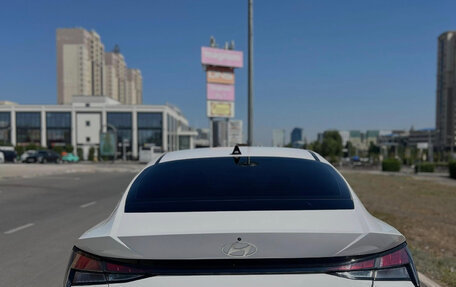Hyundai Elantra, 2023 год, 1 570 000 рублей, 6 фотография