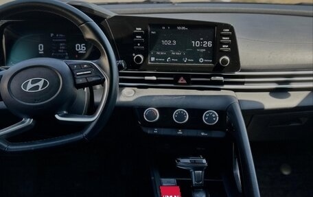 Hyundai Elantra, 2023 год, 1 570 000 рублей, 10 фотография