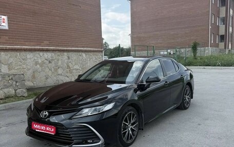 Toyota Camry, 2021 год, 2 950 000 рублей, 1 фотография