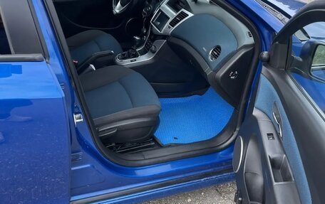 Chevrolet Cruze II, 2011 год, 730 000 рублей, 6 фотография