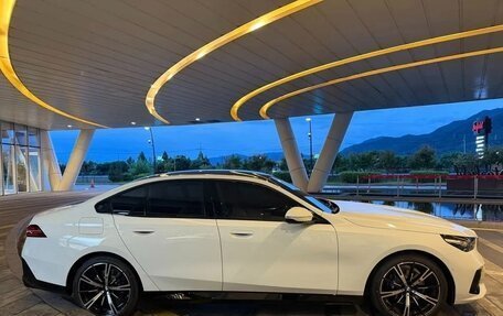 BMW 5 серия, 2026 год, 8 070 000 рублей, 2 фотография