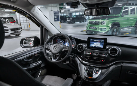 Mercedes-Benz V-Класс, 2018 год, 6 200 000 рублей, 3 фотография