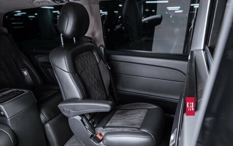 Mercedes-Benz V-Класс, 2018 год, 6 200 000 рублей, 15 фотография