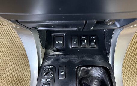 Toyota Land Cruiser Prado 120 рестайлинг, 2006 год, 1 649 000 рублей, 18 фотография