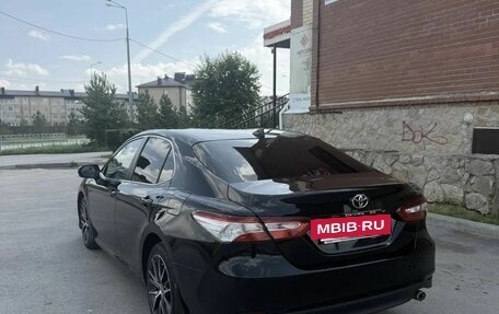 Toyota Camry, 2021 год, 2 950 000 рублей, 2 фотография