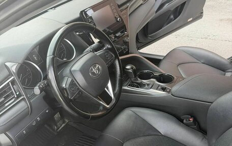 Toyota Camry, 2021 год, 2 950 000 рублей, 5 фотография