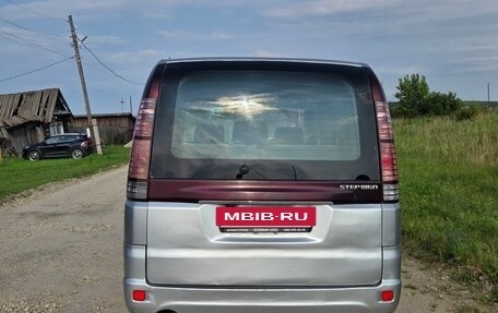 Honda Stepwgn II рестайлинг, 2005 год, 800 000 рублей, 5 фотография
