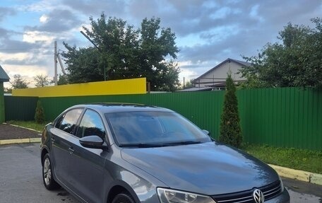 Volkswagen Jetta VI, 2012 год, 670 000 рублей, 2 фотография