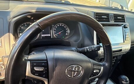 Toyota Land Cruiser Prado 150 рестайлинг 2, 2019 год, 5 400 000 рублей, 2 фотография