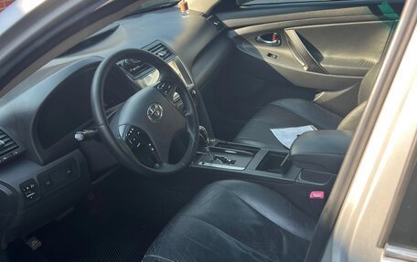 Toyota Camry, 2010 год, 830 000 рублей, 3 фотография