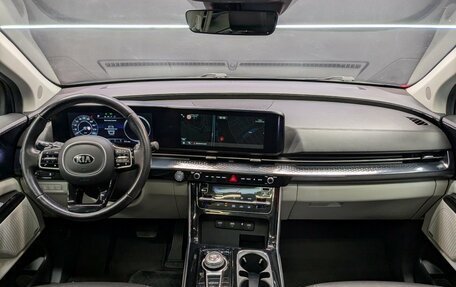 KIA Carnival, 2021 год, 3 300 000 рублей, 25 фотография