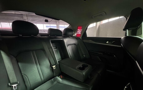 KIA K5, 2021 год, 2 350 000 рублей, 23 фотография