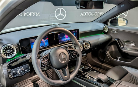 Mercedes-Benz A-Класс, 2020 год, 2 750 000 рублей, 16 фотография